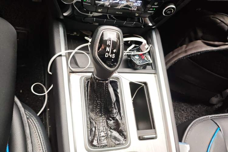 Used Geely Auto Vision X6 2016 1.3T CVT Flagship Model Gear Lever