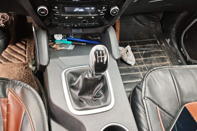 Used Geely Auto Vision X6 2016 1.8L Manual Luxury Model Gear Lever