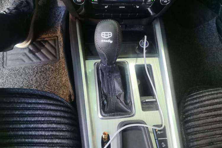 Used Geely Auto Vision X6 2016 1.3T CVT Flagship Model Gear Lever
