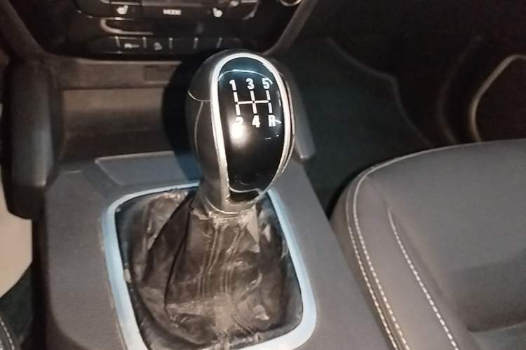 Used Geely Auto Vision X6 2016 1.8L Manual Luxury Model Gear Lever