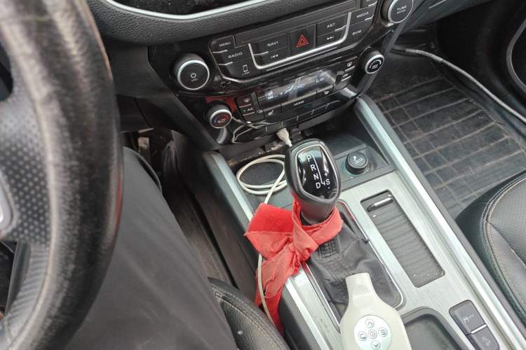 Used Geely Auto Vision X6 2016 1.3T CVT Flagship Model Gear Lever