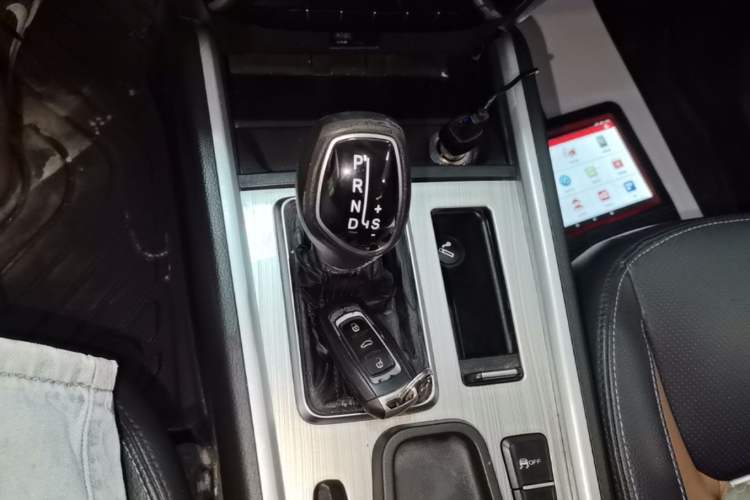 Used Geely Auto Vision X6 2016 1.3T CVT Flagship Model Gear Lever