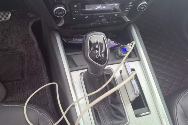 Used Geely Auto Vision X6 2016 1.3T CVT Flagship Model Gear Lever