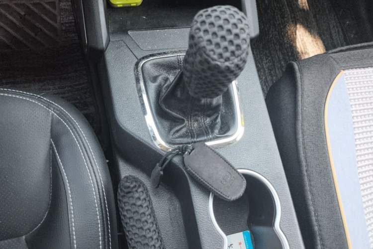 Used Geely Auto Vision X6 2016 1.8L Manual Luxury Model Gear Lever