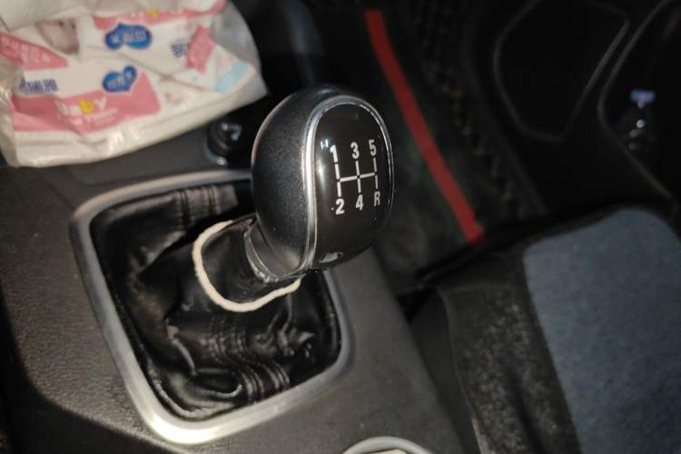 Used Geely Auto Vision X6 2016 1.8L Manual Luxury Model Gear Lever