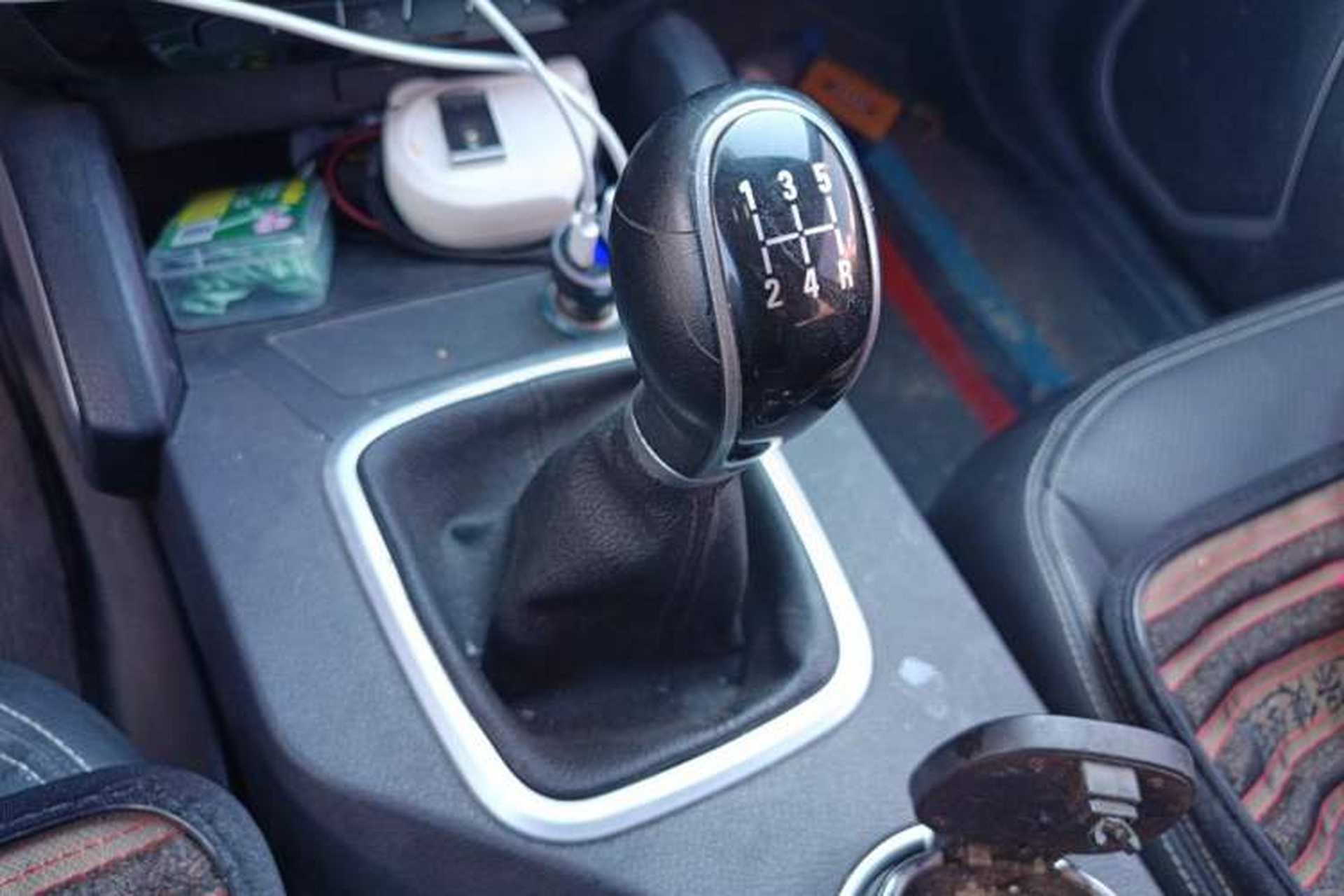 Used Geely Auto Vision X6 2016 1.8L Manual Luxury Model Gear Lever