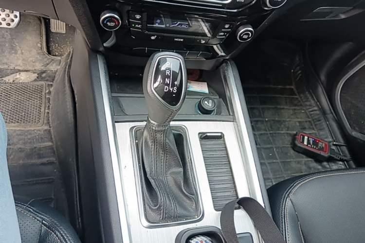 Used Geely Auto Vision X6 2016 1.3T CVT Flagship Model Gear Lever