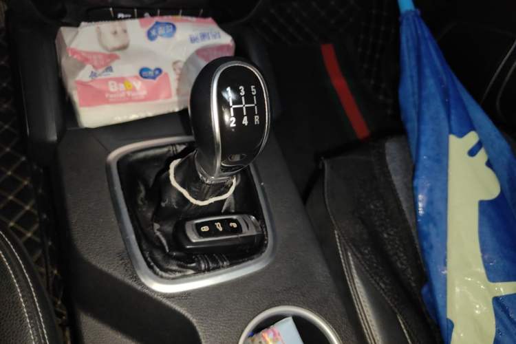 Used Geely Auto Vision X6 2016 1.8L Manual Luxury Model Gear Lever