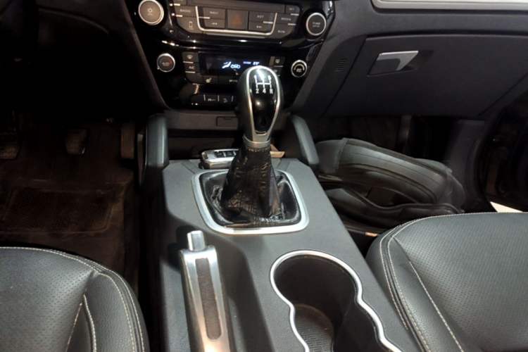 Used Geely Auto Vision X6 2016 1.8L Manual Luxury Model Gear Lever