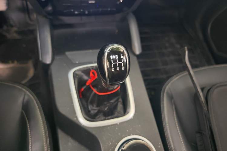 Used Geely Auto Vision X6 2016 1.8L Manual Luxury Model Gear Lever