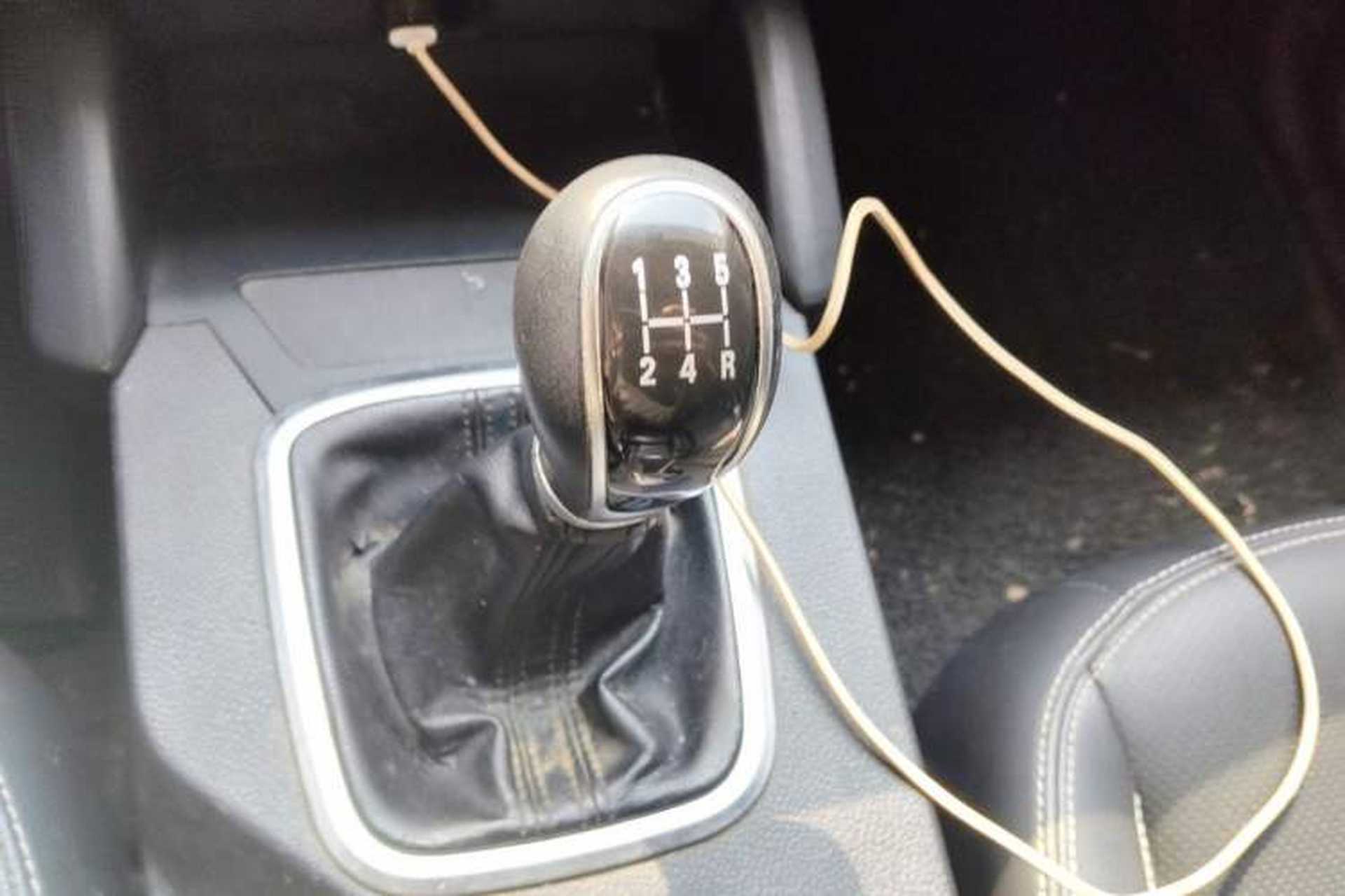 Used Geely Auto Vision X6 2016 1.8L Manual Luxury Model Gear Lever