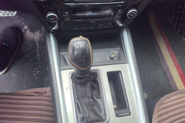 Used Geely Auto Vision X6 2016 1.3T CVT Luxury Model Gear Lever