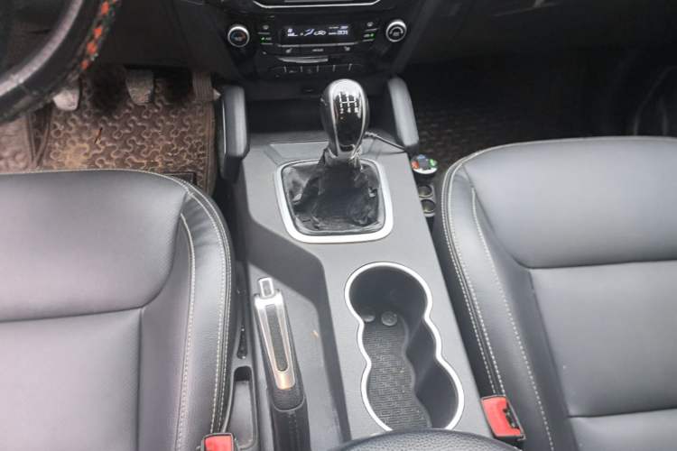 Used Geely Auto Vision X6 2016 1.8L Manual Luxury Model Gear Lever