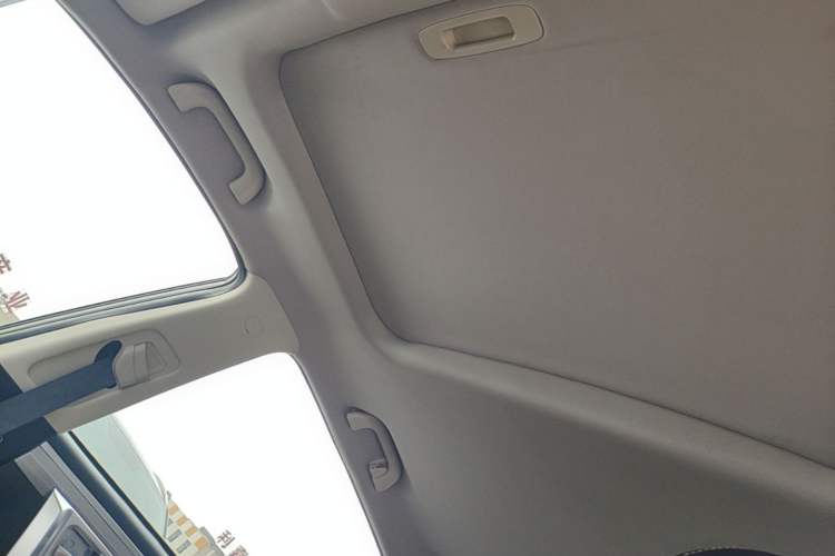 Used Geely Auto Vision X6 2016 1.3T CVT Flagship Model Headliner