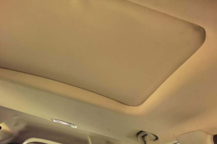 Used Geely Auto Vision X6 2016 1.8L Manual Luxury Model Headliner