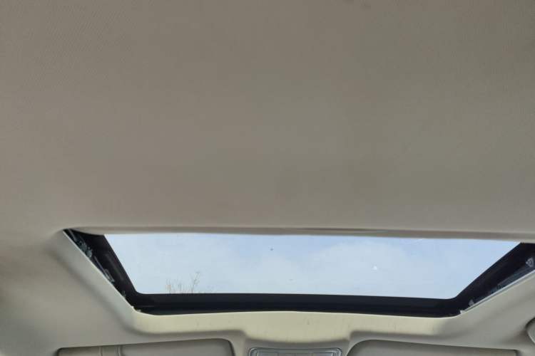 Used Geely Auto Vision X6 2016 1.3T CVT Flagship Model Headliner