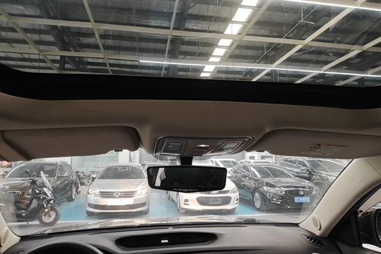 Used Geely Auto Vision X6 2016 1.8L Manual Luxury Model Headliner