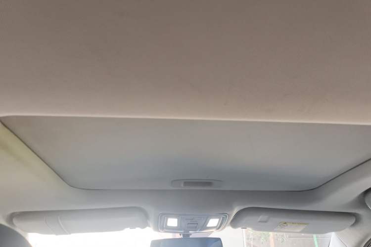 Used Geely Auto Vision X6 2016 1.8L Manual Luxury Model Headliner