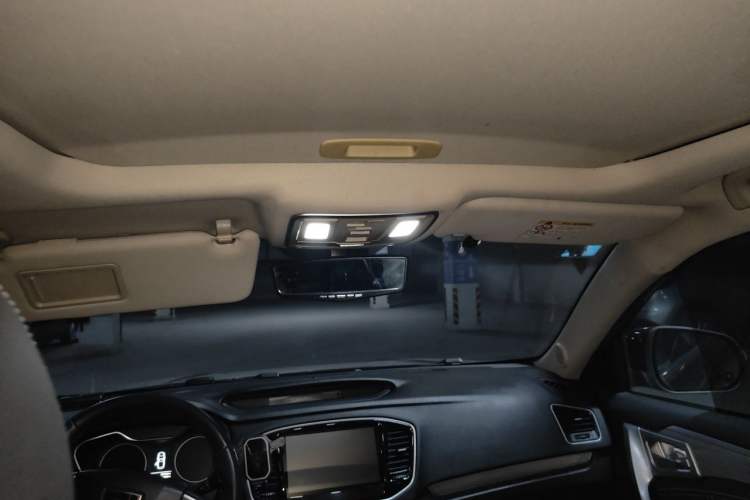 Used Geely Auto Vision X6 2016 1.8L Manual Luxury Model Headliner
