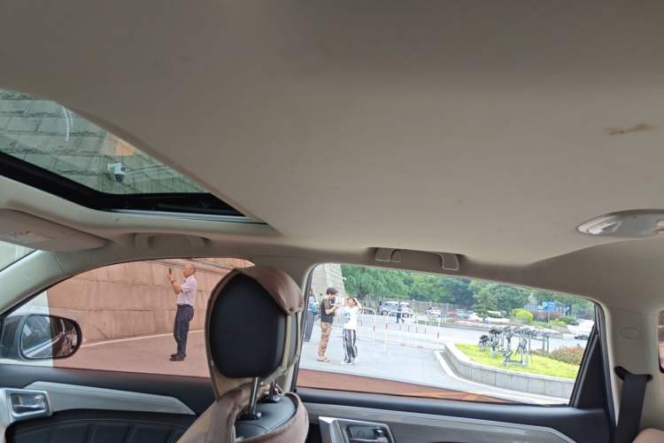Used Geely Auto Vision X6 2016 1.3T CVT Luxury Model Headliner