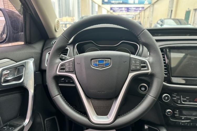 Used Geely Auto Vision X6 2016 1.8L Manual Luxury Model Interior 1