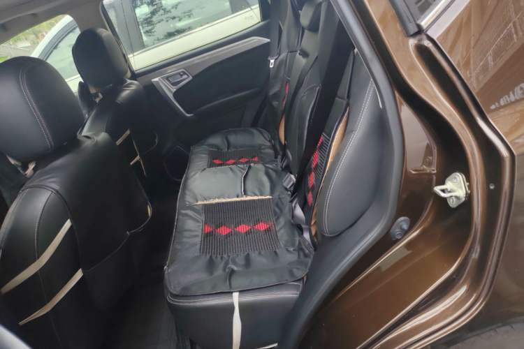 Used Geely Auto Vision X6 2016 1.8L Manual Luxury Model Interior 1