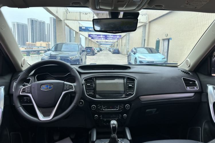 Used Geely Auto Vision X6 2016 1.8L Manual Luxury Model Interior 10