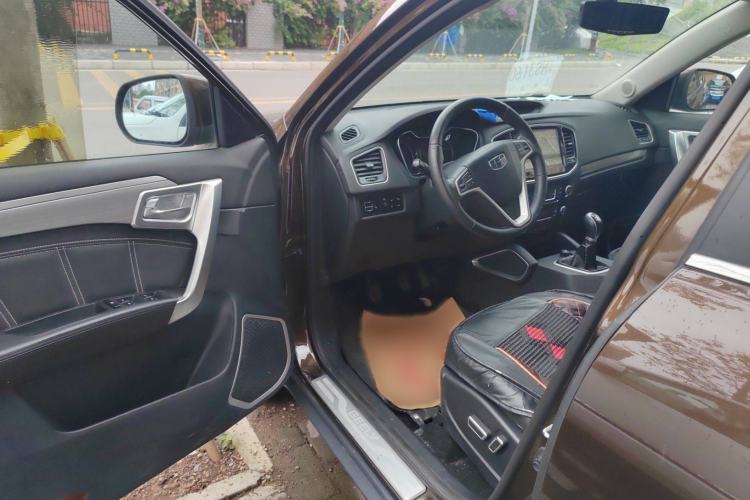 Used Geely Auto Vision X6 2016 1.8L Manual Luxury Model Interior 2