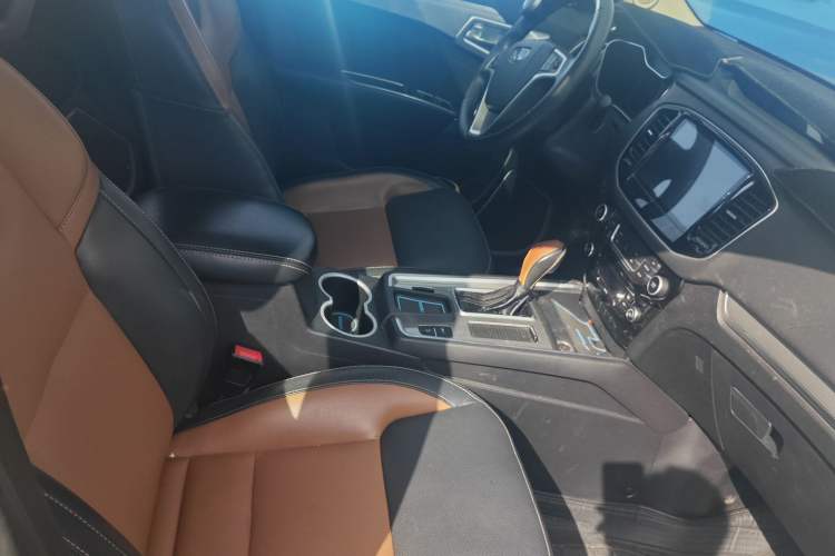 Used Geely Auto Vision X6 2016 1.3T CVT Flagship Model Interior 3