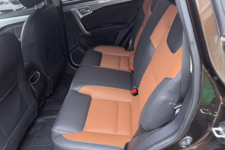 Used Geely Auto Vision X6 2016 1.3T CVT Luxury Model Interior 4