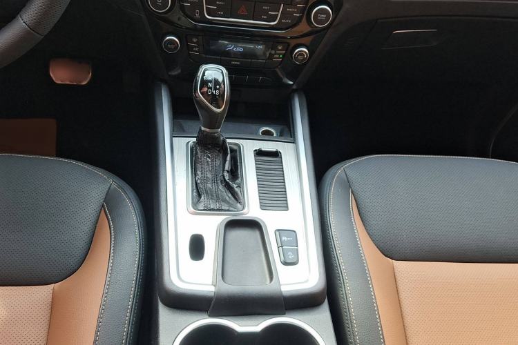Used Geely Auto Vision X6 2016 1.3T CVT Luxury Model Interior 4