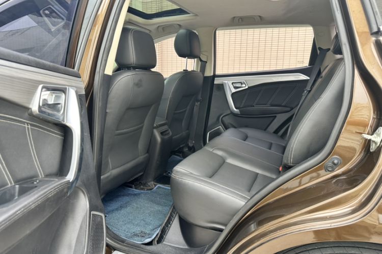 Used Geely Auto Vision X6 2016 1.8L Manual Luxury Model Interior 8