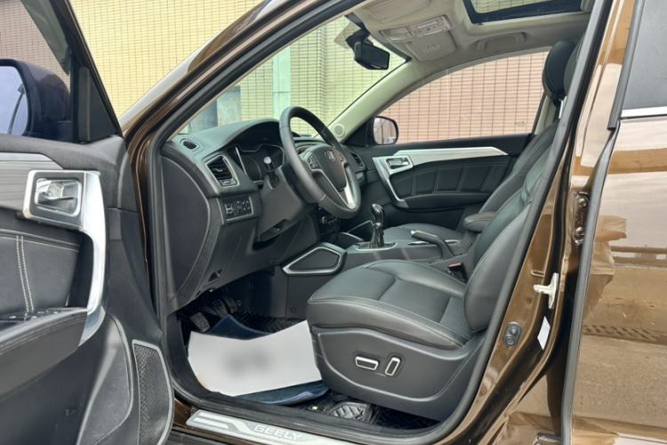 Used Geely Auto Vision X6 2016 1.8L Manual Luxury Model Interior 9