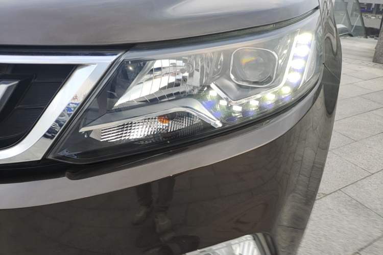 Used Geely Auto Vision X6 2016 1.3T CVT Flagship Model Left Front Headlight
