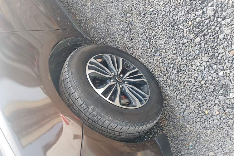 Used Geely Auto Vision X6 2016 1.8L Manual Luxury Model Left Front Wheel Hub