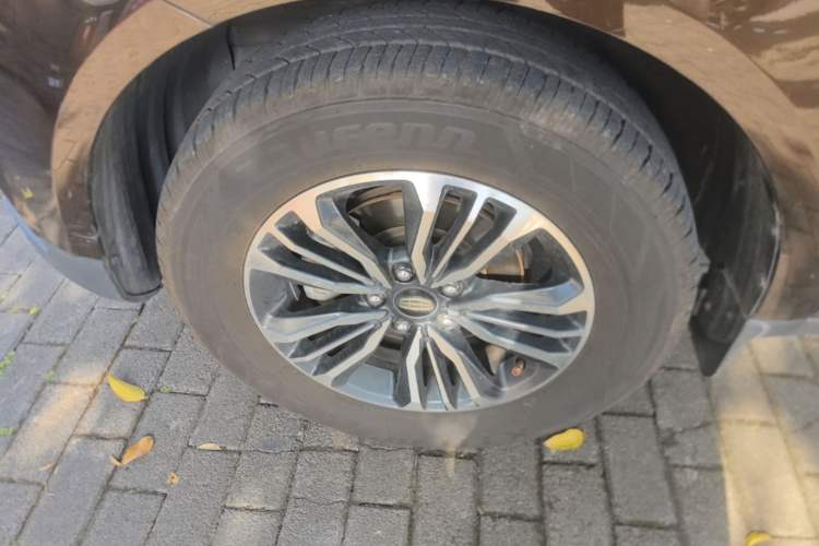 Used Geely Auto Vision X6 2016 1.8L Manual Luxury Model Left Front Wheel Hub