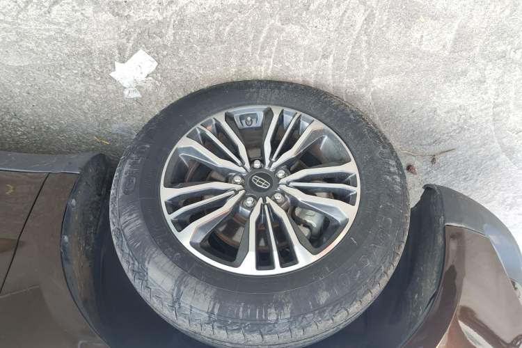 Used Geely Auto Vision X6 2016 1.8L Manual Luxury Model Left Front Wheel Hub