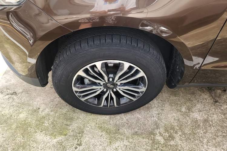Used Geely Auto Vision X6 2016 1.3T CVT Luxury Model Left Front Wheel Hub