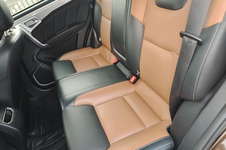 Used Geely Auto Vision X6 2016 1.3T CVT Flagship Model Left Rear Seat
