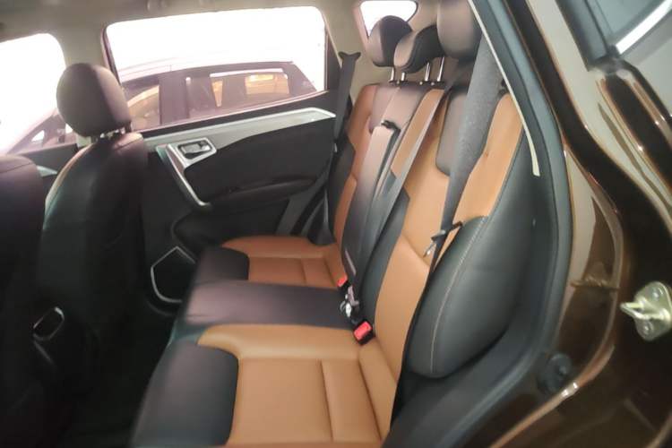 Used Geely Auto Vision X6 2016 1.3T CVT Flagship Model Left Rear Seat