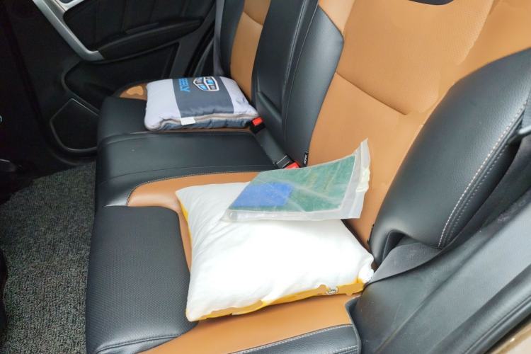 Used Geely Auto Vision X6 2016 1.3T CVT Flagship Model Left Rear Seat