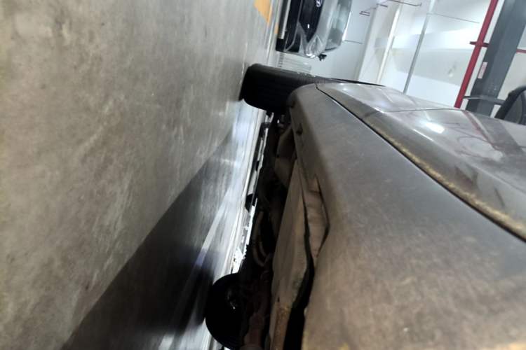 Used Geely Auto Vision X6 2016 1.8L Manual Luxury Model Left Side Sill