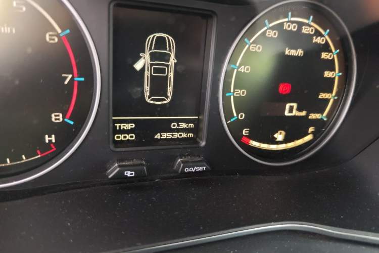 Used Geely Auto Vision X6 2016 1.3T CVT Flagship Model Odometer Close Up