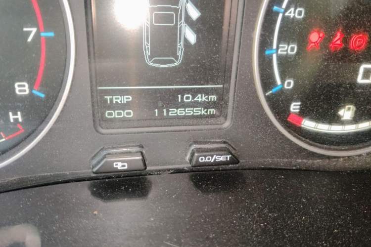 Used Geely Auto Vision X6 2016 1.3T CVT Flagship Model Odometer Close Up