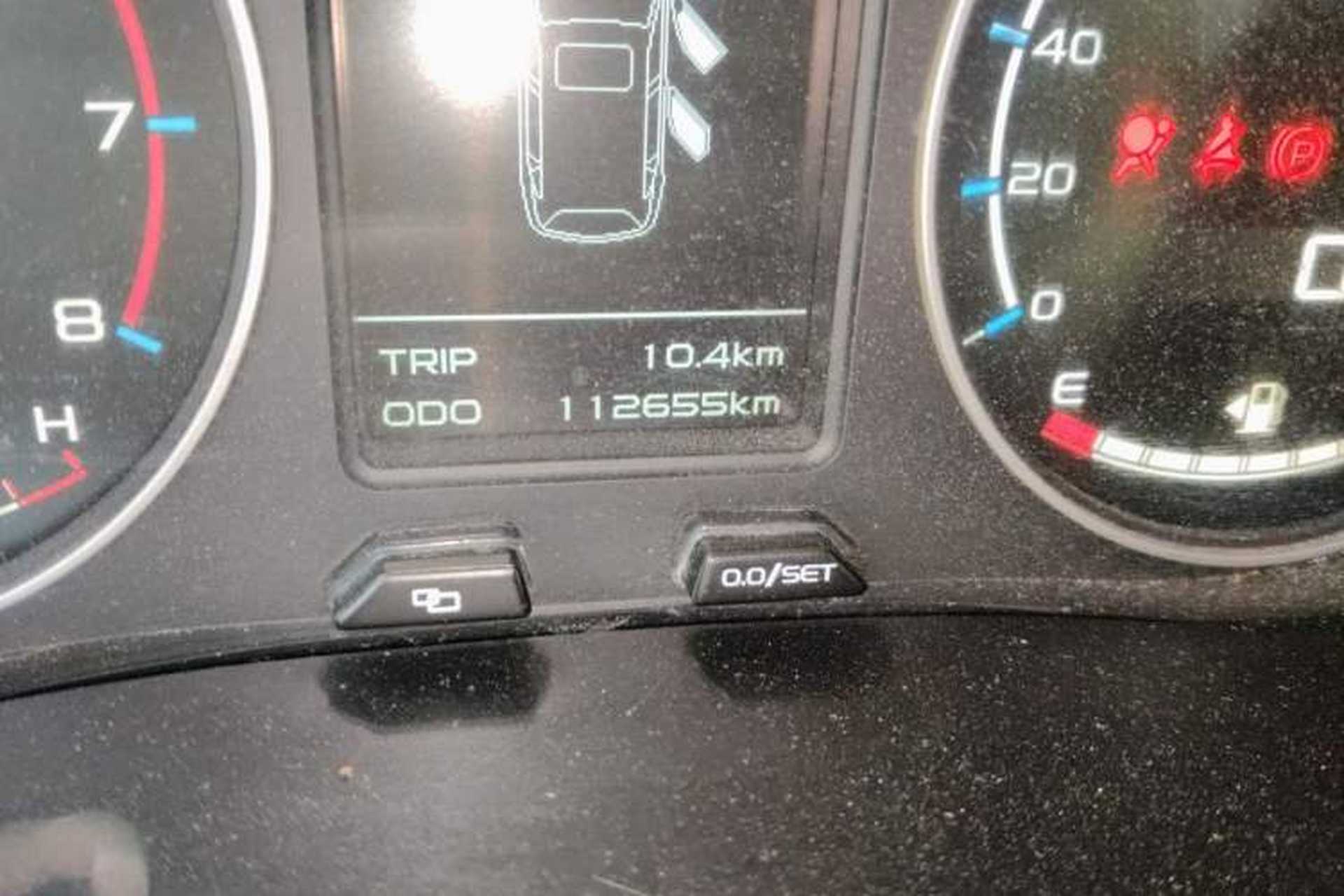 Used Geely Auto Vision X6 2016 1.3T CVT Flagship Model Odometer Close Up