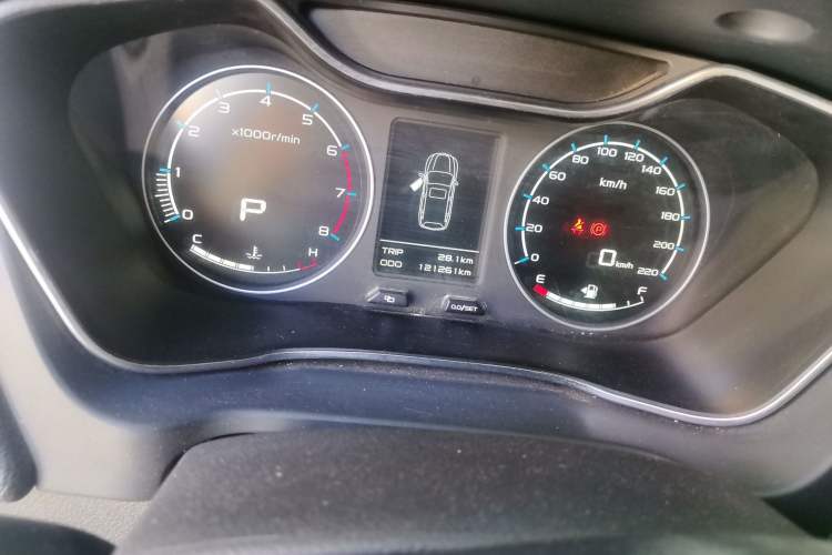 Used Geely Auto Vision X6 2016 1.3T CVT Flagship Model Odometer Close Up