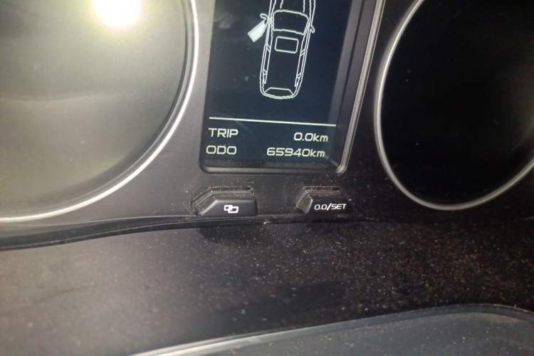 Used Geely Auto Vision X6 2016 1.8L Manual Luxury Model Odometer Close Up
