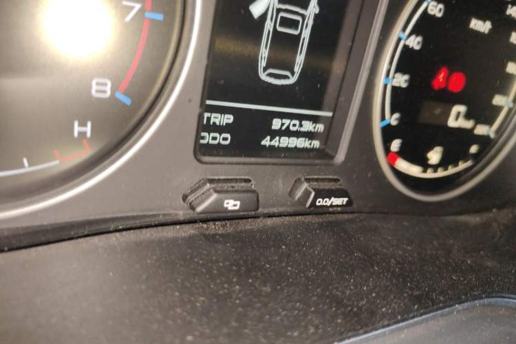 Used Geely Auto Vision X6 2016 1.8L Manual Luxury Model Odometer Close Up