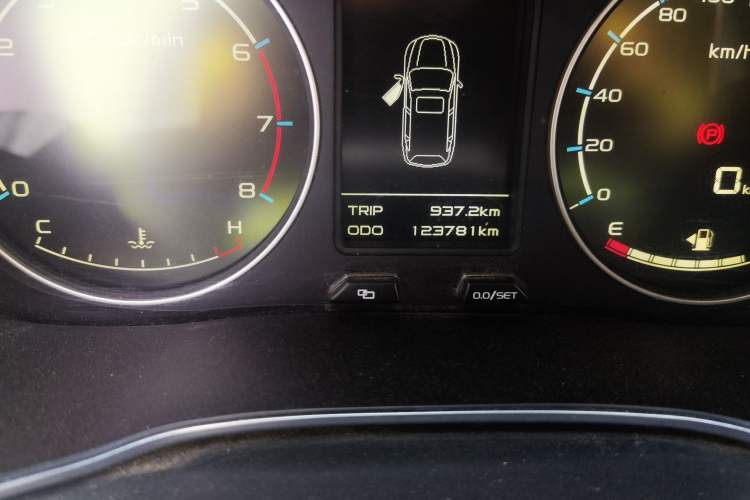 Used Geely Auto Vision X6 2016 1.8L Manual Luxury Model Odometer Close Up