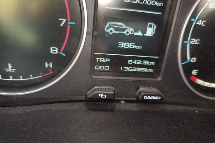 Used Geely Auto Vision X6 2016 1.8L Manual Luxury Model Odometer Close Up